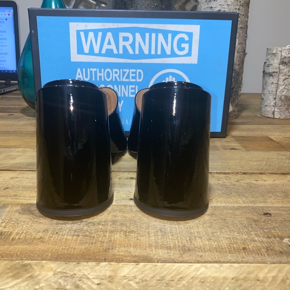 Gucci Horsebit Detail Patent Mules - Picture 10 of 11